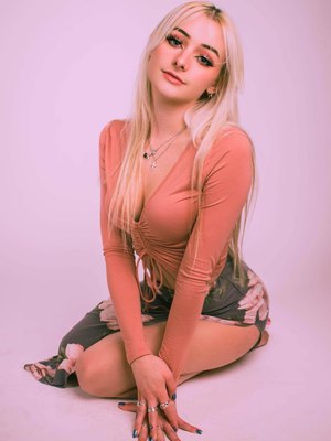 Adrianah Lee