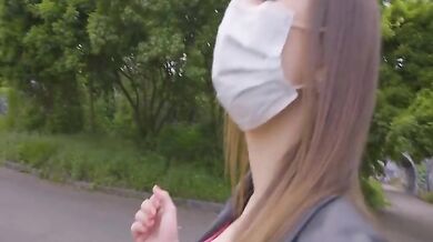 Public Agent šuká amatérku s maskou
