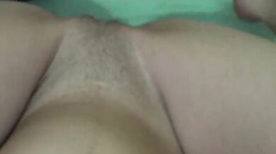 Domácí porno se sexy blond amatérkou