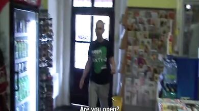 Šukání s amatérkou v trafice za rychlý prachy