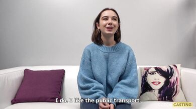 Teen amatérka Uliana ukáže své sexy nahé tělo