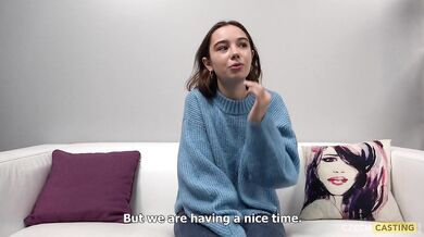 Teen amatérka Uliana ukáže své sexy nahé tělo