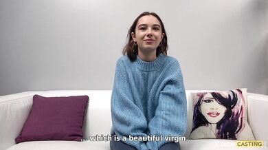 Teen amatérka Uliana ukáže své sexy nahé tělo
