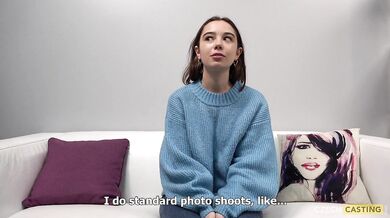 Teen amatérka Uliana ukáže své sexy nahé tělo
