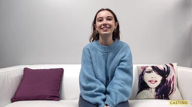 Teen amatérka Uliana ukáže své sexy nahé tělo