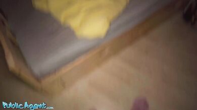 Prsatka z ulice Amanda Lee roztáhne nohy pro rychlý prachy