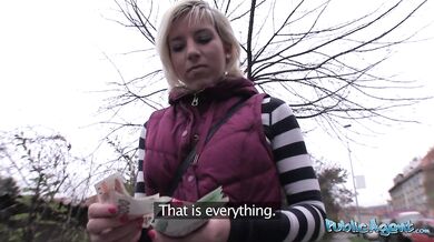 Domácí ošukání fit blond kundičky Gabrielle Hell