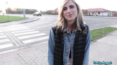 Americký turista ošukaná v Česku za rychlý prachy