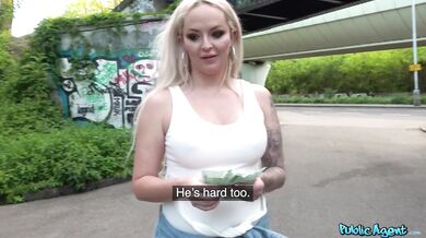 Blondýnka Louise Lee ošukaná Public Agentem zezadu