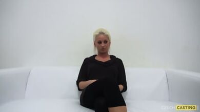 Český casting se žhavou blond amatérkou