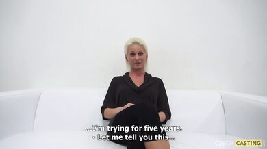 Český casting se žhavou blond amatérkou