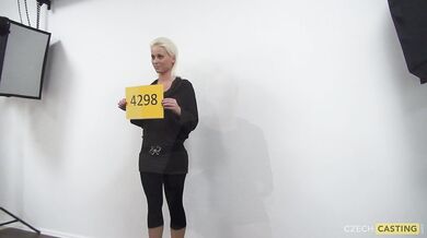 Český casting se žhavou blond amatérkou