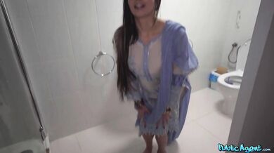 Prsatá Aaliyah Yasin si užije na pořádném českém péru