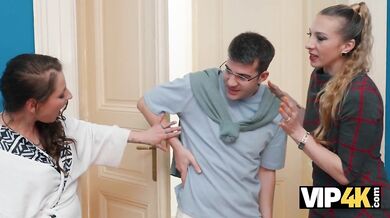 Zralá nadržená žena ošuká nevlastního syna své kamarádky