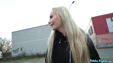 Našli jsme nejvíc sexy MILF v Praze a on ji pak ošukal