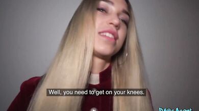 Modré oči, blond vlasy a vlhká kundička dělají mé péro extrémně citlivé!