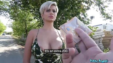 Sexy latinskoamerická MILF má drsnější povahu než její prsa