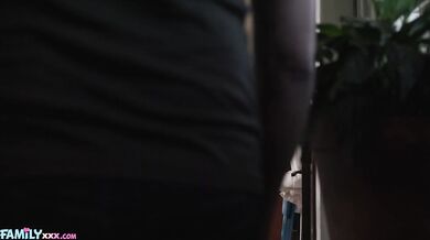 Maria Anjel dostává otcovo semeno do své zahrady