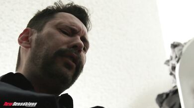 Táta znovu šuká sladkou kundičku své teen nevlastní dcery