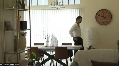Nejžhavější manželka s velkým zadkem Jessie Rogers šuká s novým tvrdým ptákem
