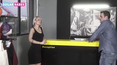 Řecká šéfka šuká svého zaměstnance