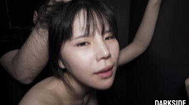 Japonská teenagerka Marin Niko chce gangbang