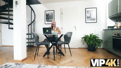 Tvůj táta je nejlepší sexuální mistr