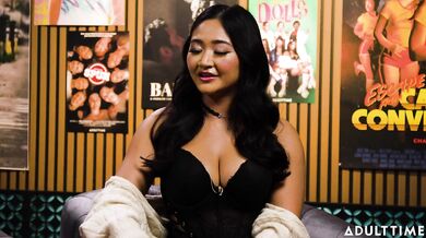 Jasmine Teaa – čistě asijské orgie, porno z Redditu a cosplay Chun-Li
