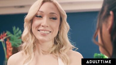 Lily LaBeau v lesbické orgii s družičkami Octavií Red, Ivy Ireland a Karinou Valentinou!