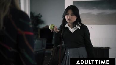 Lulu Chu posedlá Succubusem! Kouří a šuká, dokud ji perverzní kněz nevyšuká!
