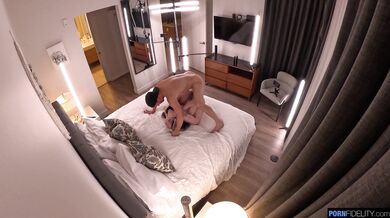 Detailní záběr na creampie s kouřením a honěním