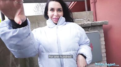 Veřejné POV s vlhkou kuřbou a šukáním zezadu