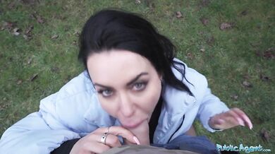 Veřejné POV s vlhkou kuřbou a šukáním zezadu