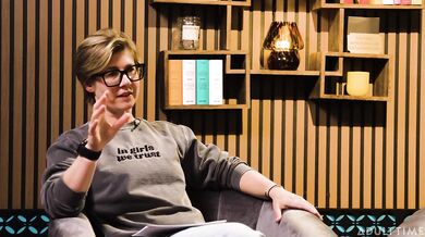Kenna James a Millie Morgan – fanouškovské panenství, sex během menstruace a klaunské porno
