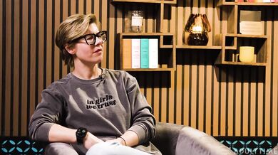 Kenna James a Millie Morgan – fanouškovské panenství, sex během menstruace a klaunské porno