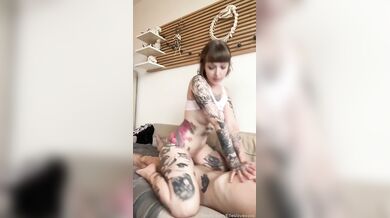 Elleslovexoxo kouří a šuká svého přítele