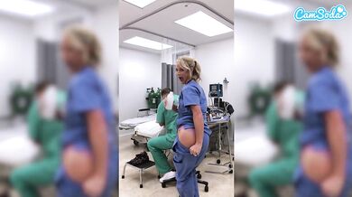 Fit MILF sestřička je vyhozena za masturbaci v práci