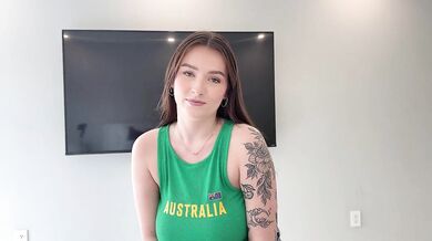 Nevlastní sestra Jade Hutchison je ošukána v misionářské poloze