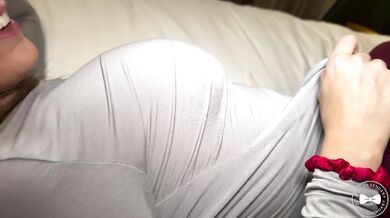 Angel Youngs je ošukána do kundičky v POV