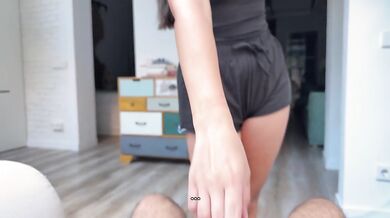 Sugary_Kitty z OnlyFans nechá svého nevlastního bratra, aby si užil její kundičku