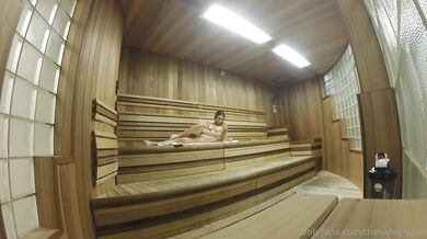 Fyzicky fit Haley Ryder a její sólová masturbace po tréninku