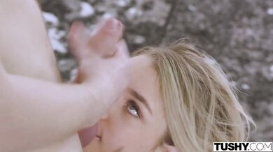 Gabbie Carter vítá velkého tvrdého pták pro anální šukání