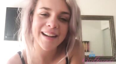 Pornohvězda Gabbie Carter si na dovolené užije velkého ptáka