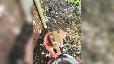 Prsatá blondýnka Brooklyn Chase šuká kurýra