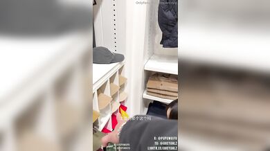 Asiatka PupuWaifu předvádí své dovednosti v nasazování kondomu ústy