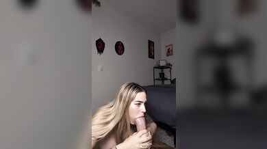 Veronika Vengeance srká a rajtuje na svém oblíbeném obřím dildu
