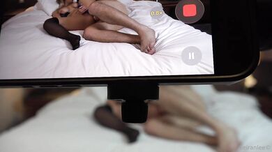 Kráska BambiBrookss natáčí sex nahrávku s Keiranem Lee