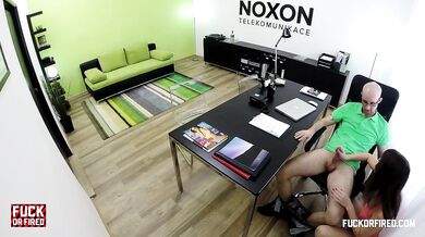 Anální sex se šéfem nebo vyhazov