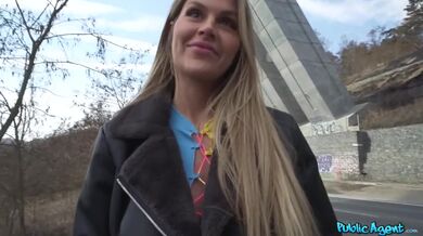 Czech Streets 778 - Šukání prsaté blond stopařky