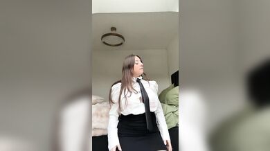 Luna Doll jezdí na svém oblíbeném dildu